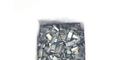 LOT OF 500 LONG CHAMFER CWF7220 RK45/C1 BT CARBIDE SAW TIPS, FAST SHIP! (A644) 1