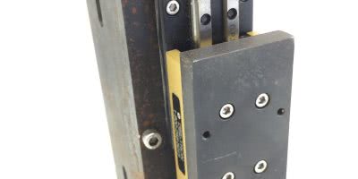 DELTRON LINEAR MOTION SPRING-LOADED MOUNTED SLIDE 2-1/4” TRAVEL (A695) 1