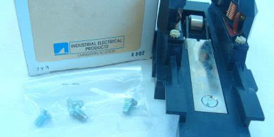 RUSSELLSTOLL FEEDRAIL 7Y8 1182 W-15817 NEW IN BOX!!! (G138) 1