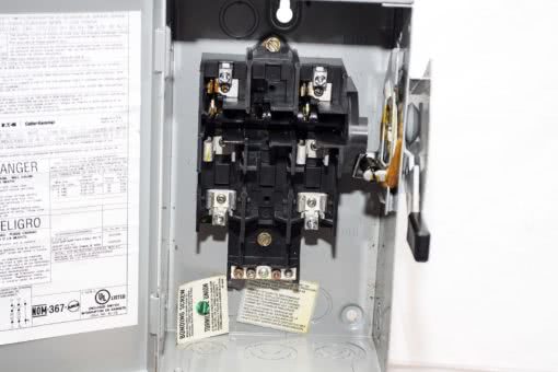 EATON CUTLER HAMMER DG221NGB 30 AMP 240VAC GENERAL DUTY SAFETY SWITCH NIB! (G20) 3