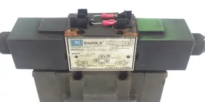 USED DOUBLE A VALVE QF-3-FF-10D1-TSPL-DC28 WITH BASE FAST SHIPPING (B389) 1