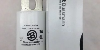 COOPER BUSSMAN FWP-300A 700V AC/DC SEMICONDUCTOR FUSE (B453) 1