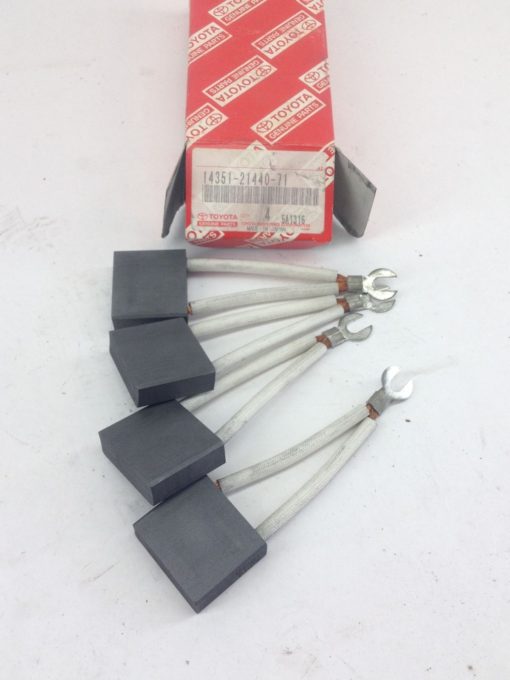 NIB! GENUINE TOYOTA 14351-21440-71 PUMP MOTOR BRUSHES FAST SHIPPING!!! (F89) 1