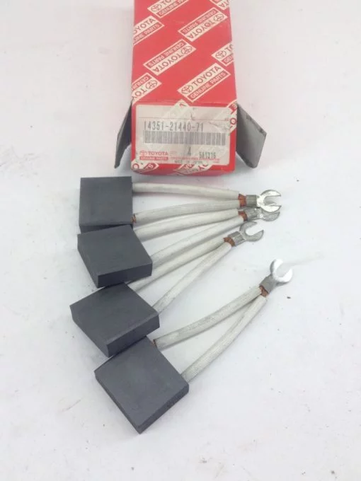 NIB! GENUINE TOYOTA 14351-21440-71 PUMP MOTOR BRUSHES FAST SHIPPING!!! (F89) 1