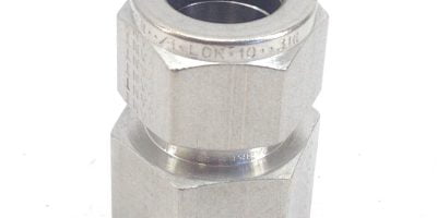 PARKER A-LOK 10-316 5/8” FEMALE TUBE to 3/4” FNPT 316SS ADAPTOR CONNECTOR (F24) 1