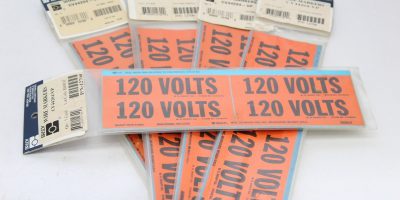 NEW IN BAG BRADY CV44204-VP WIRE MARKERS LOT OF 100 LABELS (F248) 1