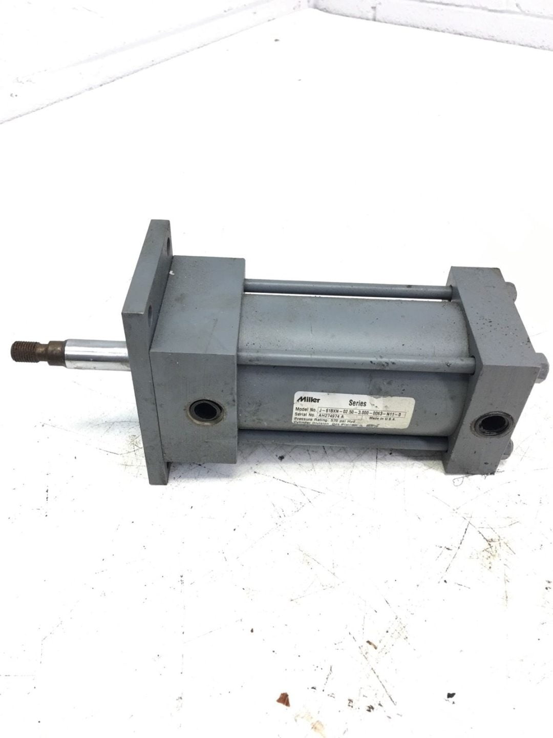 Parker Miller Hydraulic Cylinder Bore 2.50 Stroke 3.0 J61BXN, 570 PSI B293