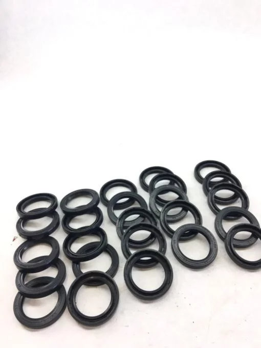LOT OF 25 NEW TRAMEC OIL SEAL 40MM X 56MM X 8MM, FAST SHIPPING! (H67) 1