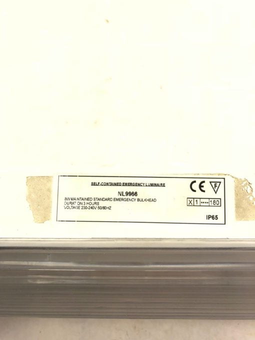 NEWLEC NL9966 8W WHITE MAINTAINED STANDARD EMERGENCY LIGHT 3 HOUR BULKHEAD (B413 2