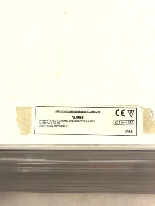 NEWLEC NL9966 8W WHITE MAINTAINED STANDARD EMERGENCY LIGHT 3 HOUR BULKHEAD (B413 2