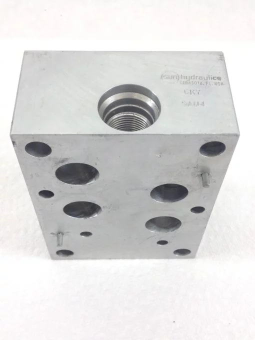 NNB! SUN HYDRAULICS # 9AU4 CKY ALUMINUM VALVE BLOCK FAST SHIP!!! (HB4) 1
