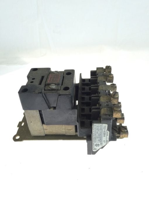 Allen Bradley 702-A0D9 4 110/120VAC, 50/60CY Series K Contactor, USED, G83 1