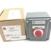 ALLEN BRADLEY 800T-1TKT PUSH BUTTON SURFACE MOUNTING EMERGENCY STOP NEW (B30) 1