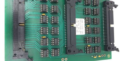 COE MANUFACTURING CO ALPHA OMEGA PC BOARD 288-1371-50 SPLITTER BD W/3 ICs (H258) 1