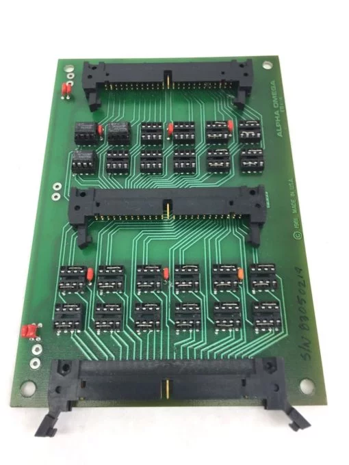 COE MANUFACTURING CO ALPHA OMEGA PC BOARD EB8119 SPLITTER BD W/24 ICs NEW! (H256 1