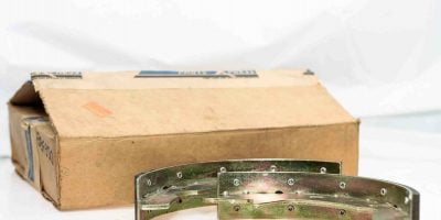 NIB! CUSHMAN HAULSTER 889350 BREAK SHOE KIT TABCO FMS-599 2-PCS FAST SHIP! (B90) 1