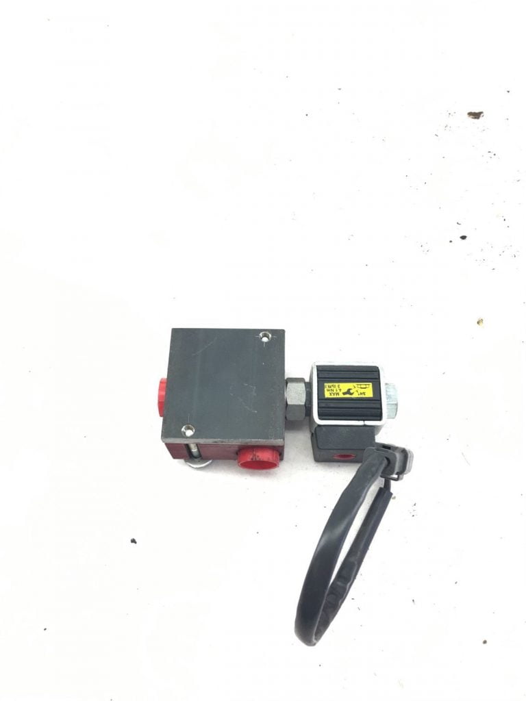 PARKER LB10523A HYDRAULIC VALVE BODY AND PARKER CCP024LD COIL, (B371)