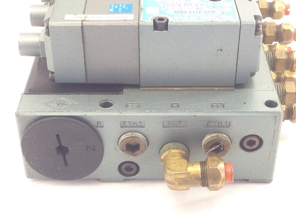 SMC NVS 41140009 3SOLENOID DIRECTIONAL AIR VALVE MANIFOLD SUBPLATE (H86)