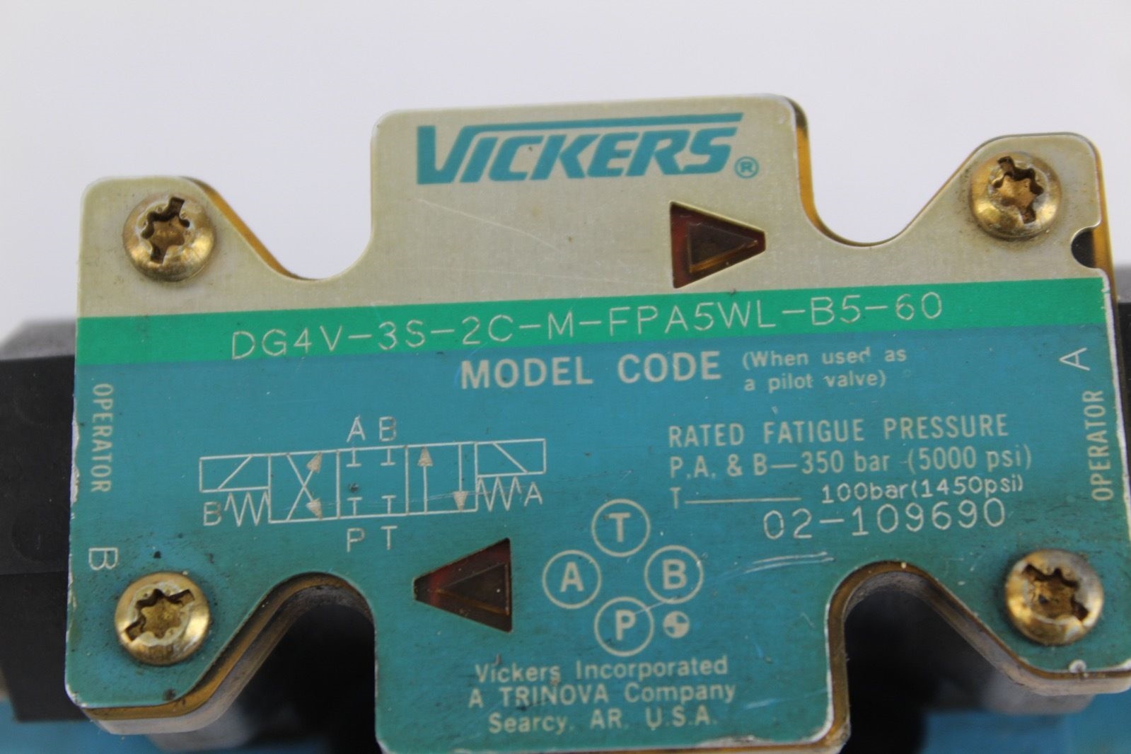 Vickers DG4V-3S-2C-M-FPA5WL-B5-60 Directional Valve *USED* (B272) 2