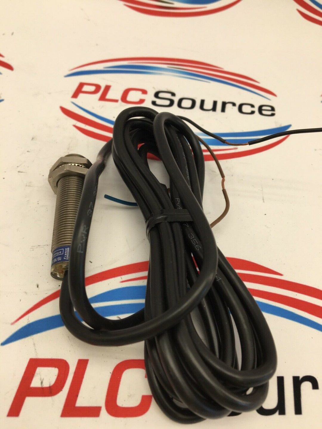 1Pc New Schneider Telemecanique XS1N12PA349D Proximity Sensor Switch Gu