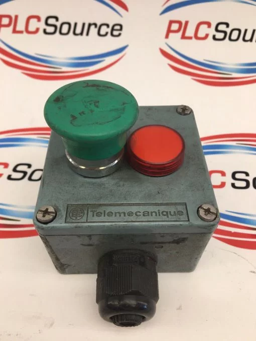 SCHNEIDER TELEMECANIQUE XAPM1202  ZBE-101 SQUARE METAL ENCLOSURE