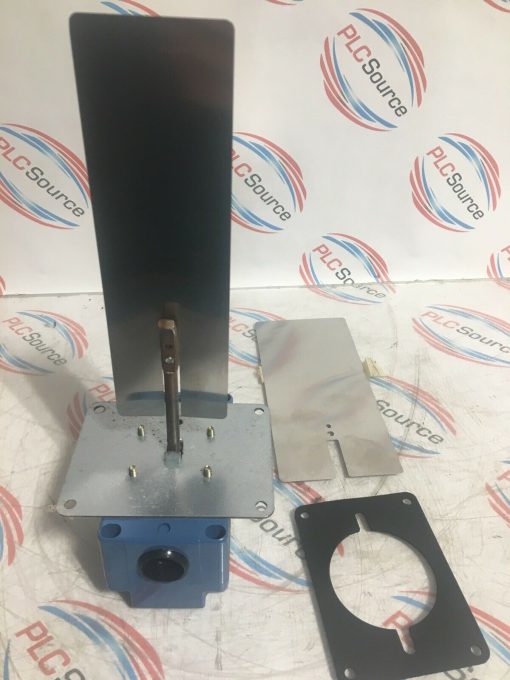 JOHNSON CONTROLS F62SA-9100 RY21150 AIRFLOW SWITCH SPDT - Image 3