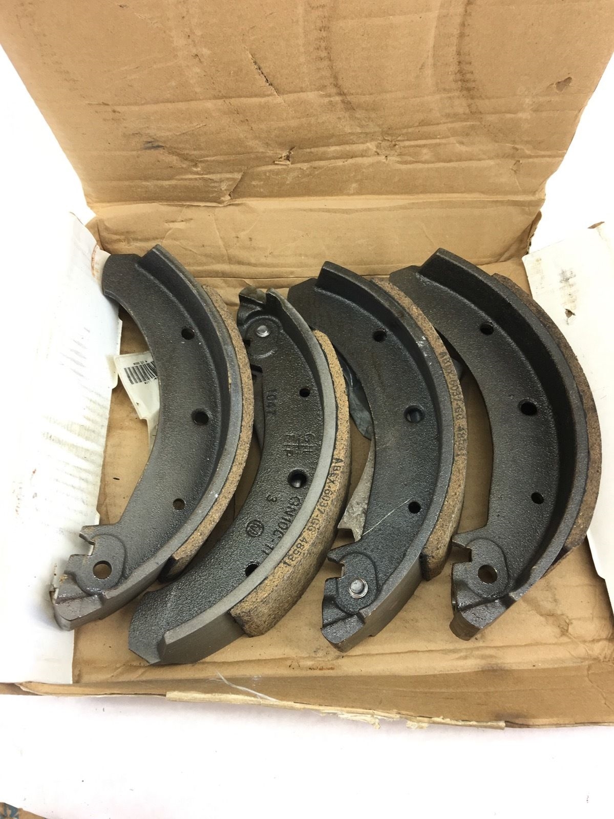 NEW IN BOX CLARK 1813184 BRAKE SHOE SET, TOTAL OF 4, FAST SHIPPING! (B350) 1