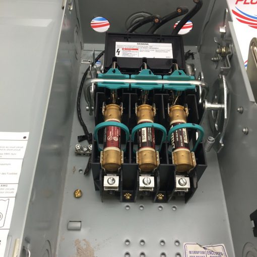 SIEMENS ID322 3-POLE FUSABLE INDUSTRIAL DUTY SWITCH   60A 240VAC - Image 4