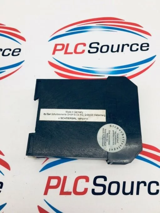 SCHMERSAL AZR31T0/24V E-STOP SAFETY MONITOR MODULE - Image 3