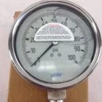 NEW IN BOX! WIKA 9832615 4â? FILLED GAUGE 160PSI, 1/2NPT LM FAST SHIP!!! (B215) 2