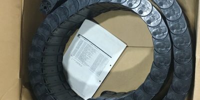 TSUBAKI TKC470 CABLE CARRIER R200 W160  55 links