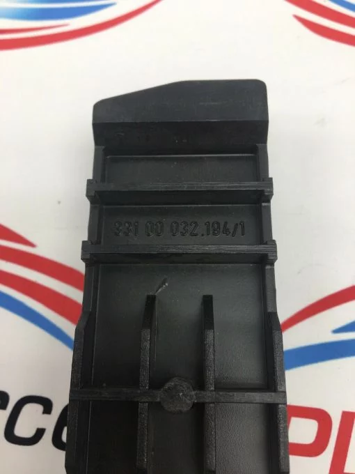 IGUS 331.00.032 .194/1 CABLE CARRIER CHAIN COMPONENT   10-PACK - Image 2