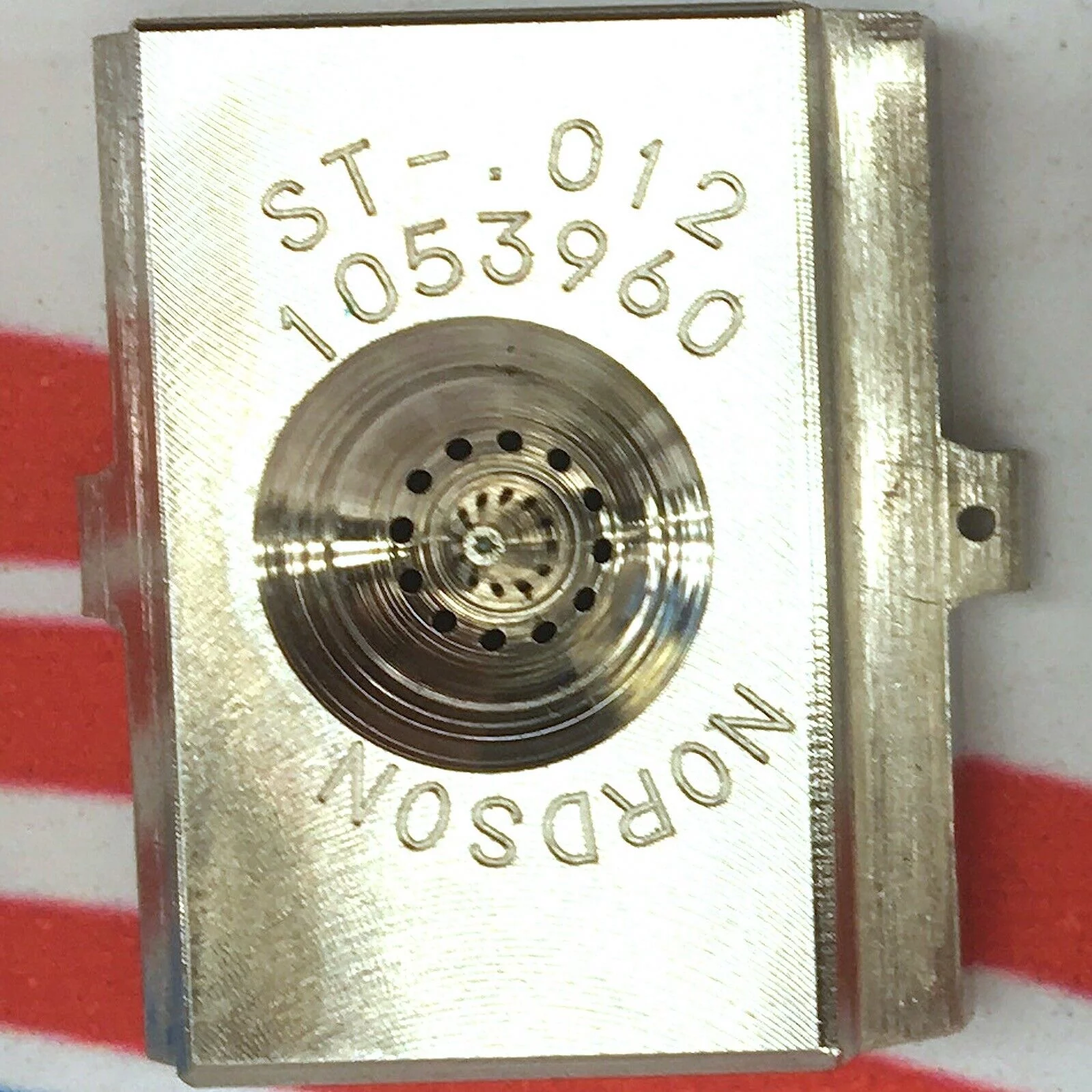 NORDSON 1053960 ST-STYLE GLUE  NOZZLE ST-.012 DIA 24-ORIFICE - Image 2