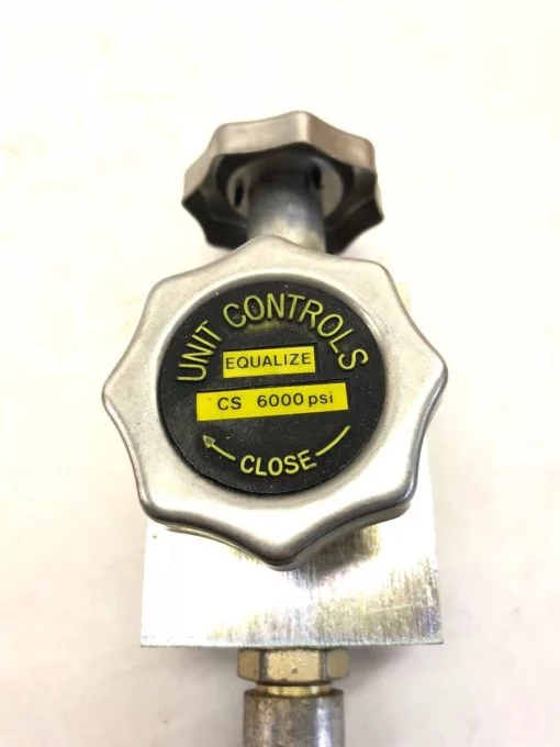 NEW UNIT CONTROLS CS 6000PSI 1/2â? NPT KNOB CONTROL VALVE MANIFOLD, (B426) 2