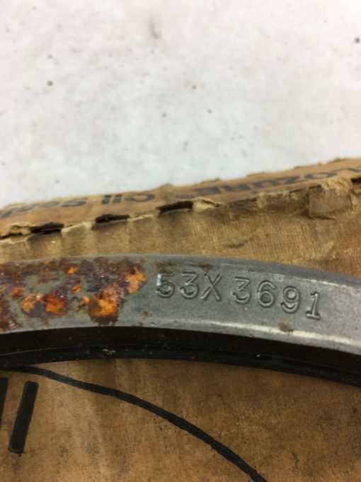 NEW IN BOX GARLOCK SEALS 53X3691 Oil Seals 11 Inch Shaft Diameter, RUSTY, B324 2