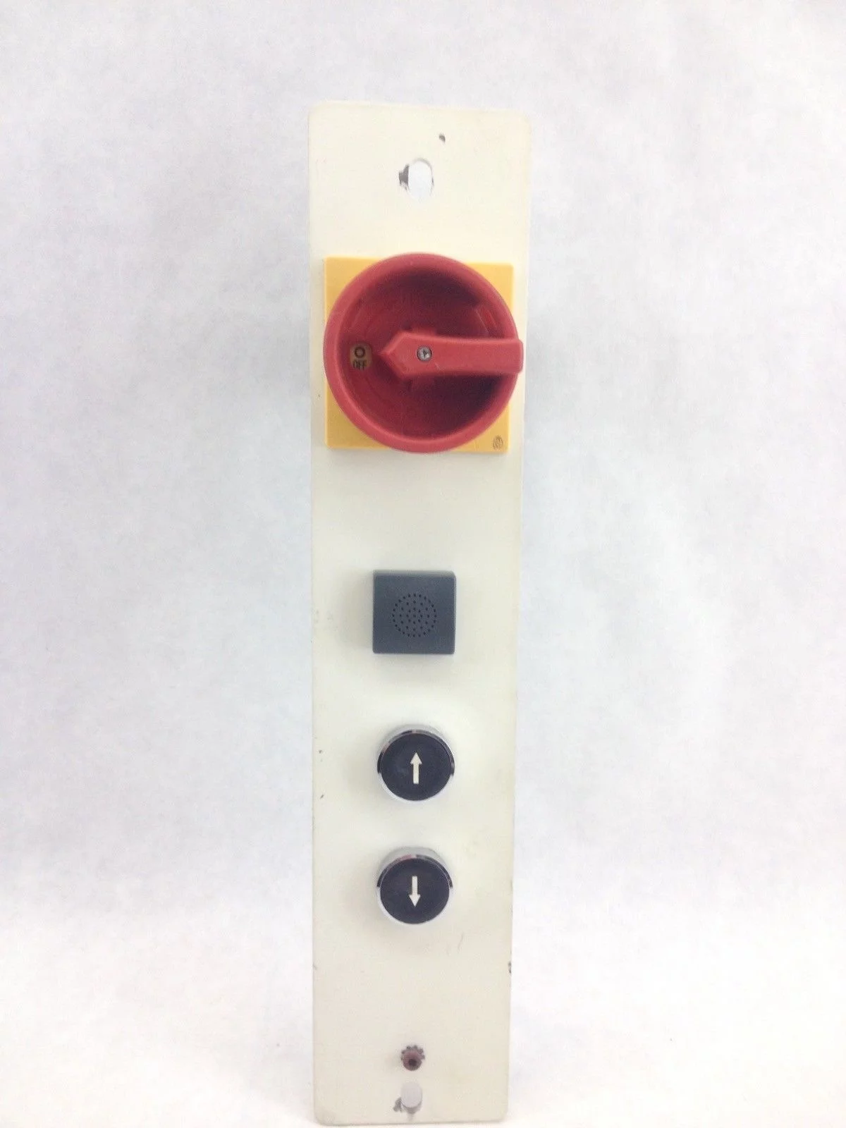 MOELLER SWITCH OPERATOR ASSY STRIP T0-2-1, ZBE-101, METAL PLATE (H321) 1