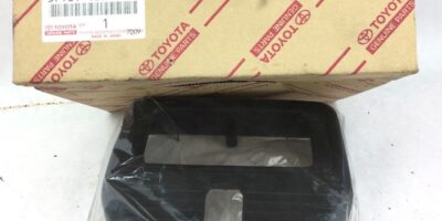 NEW IN BOX TOYOTA FORKLIFT 57101-13200-71 METER CASE SUB-ASSEMBLY, (B325) 1