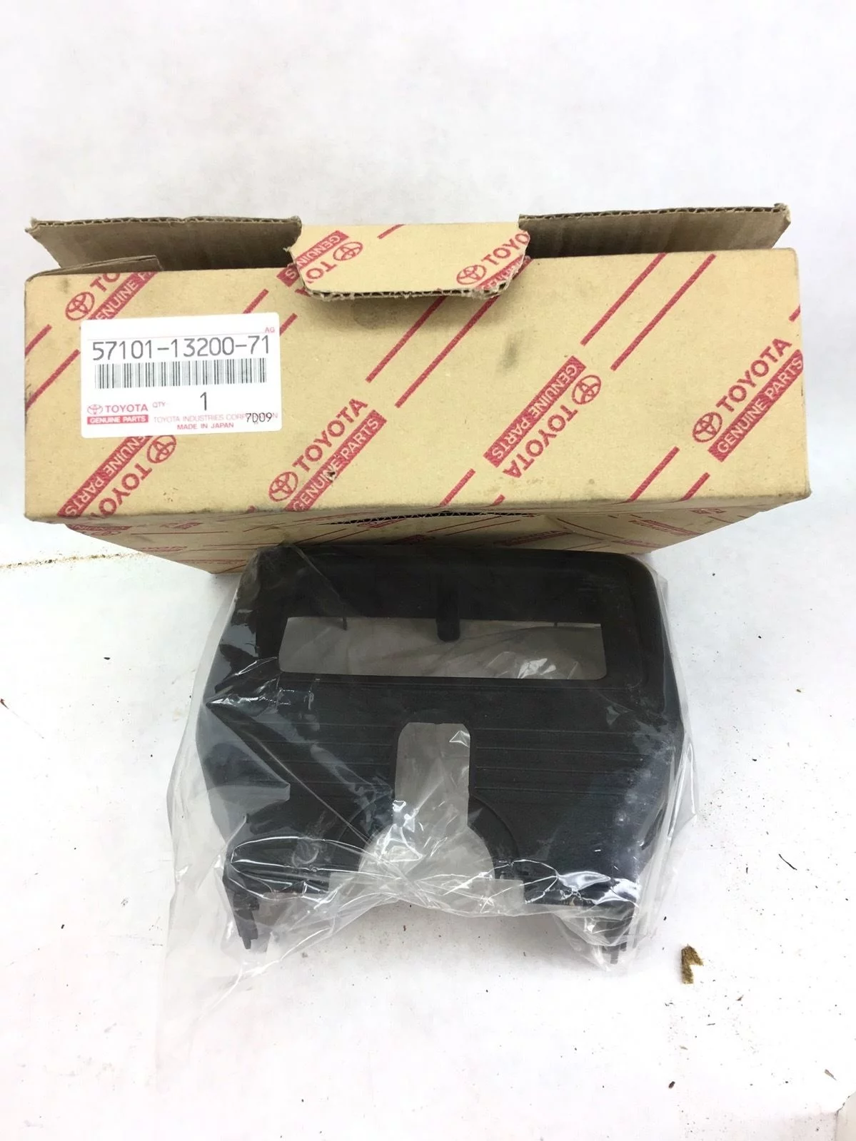 NEW IN BOX TOYOTA FORKLIFT 57101-13200-71 METER CASE SUB-ASSEMBLY, (B325) 1