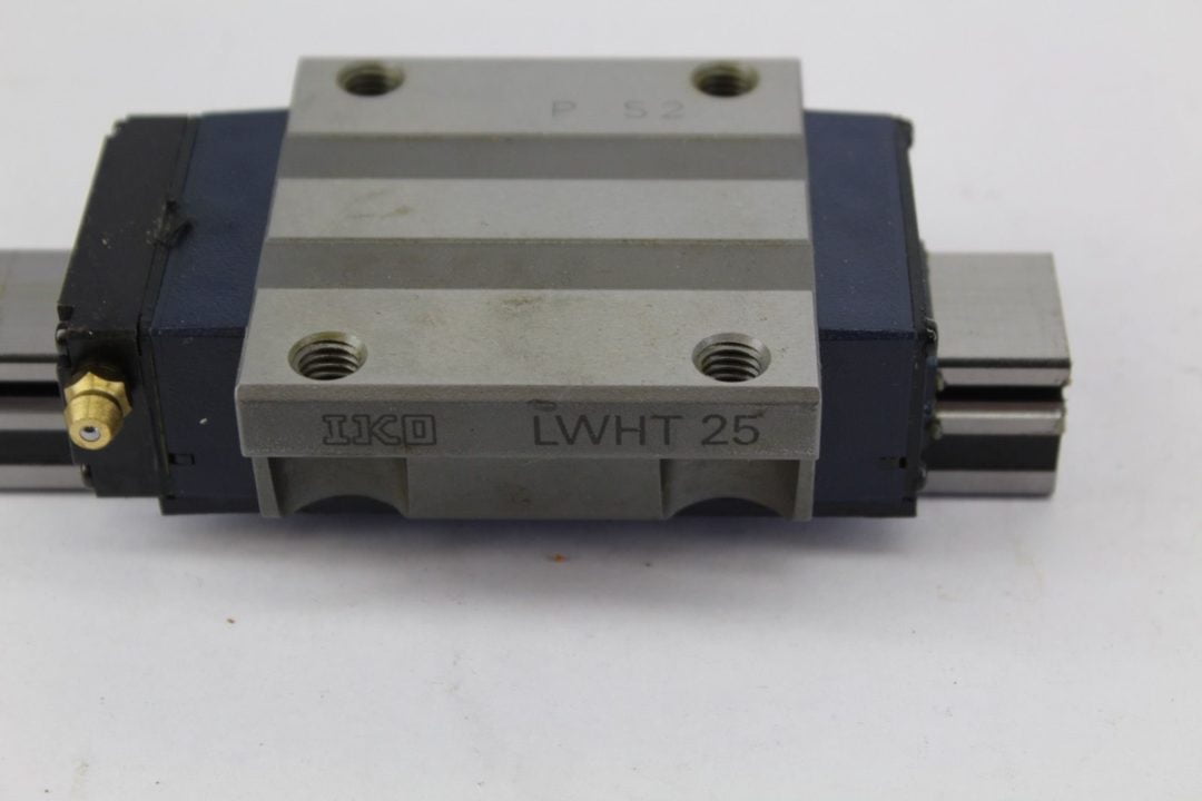 IKO Linear bearing block LWHT 25 and 9.5 rail ** (J77)