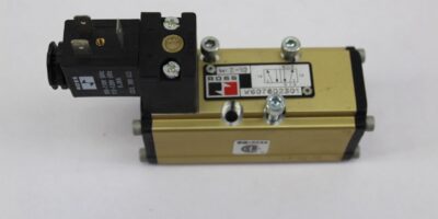 ROSS W6076D2301 PNEUMATIC AIR VALVE W/COIL *NEW missing one screw* (J77) 1