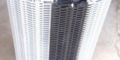 GREY/BLACK FLAT TOP PLASTIC CONVEYOR BELT 22’X23.875â?X0