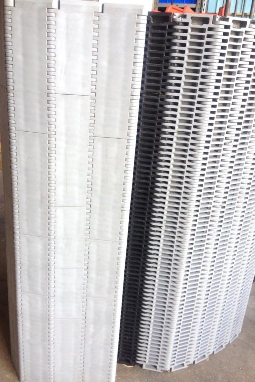 GREY/BLACK FLAT TOP PLASTIC CONVEYOR BELT 22’X23.875â?X0