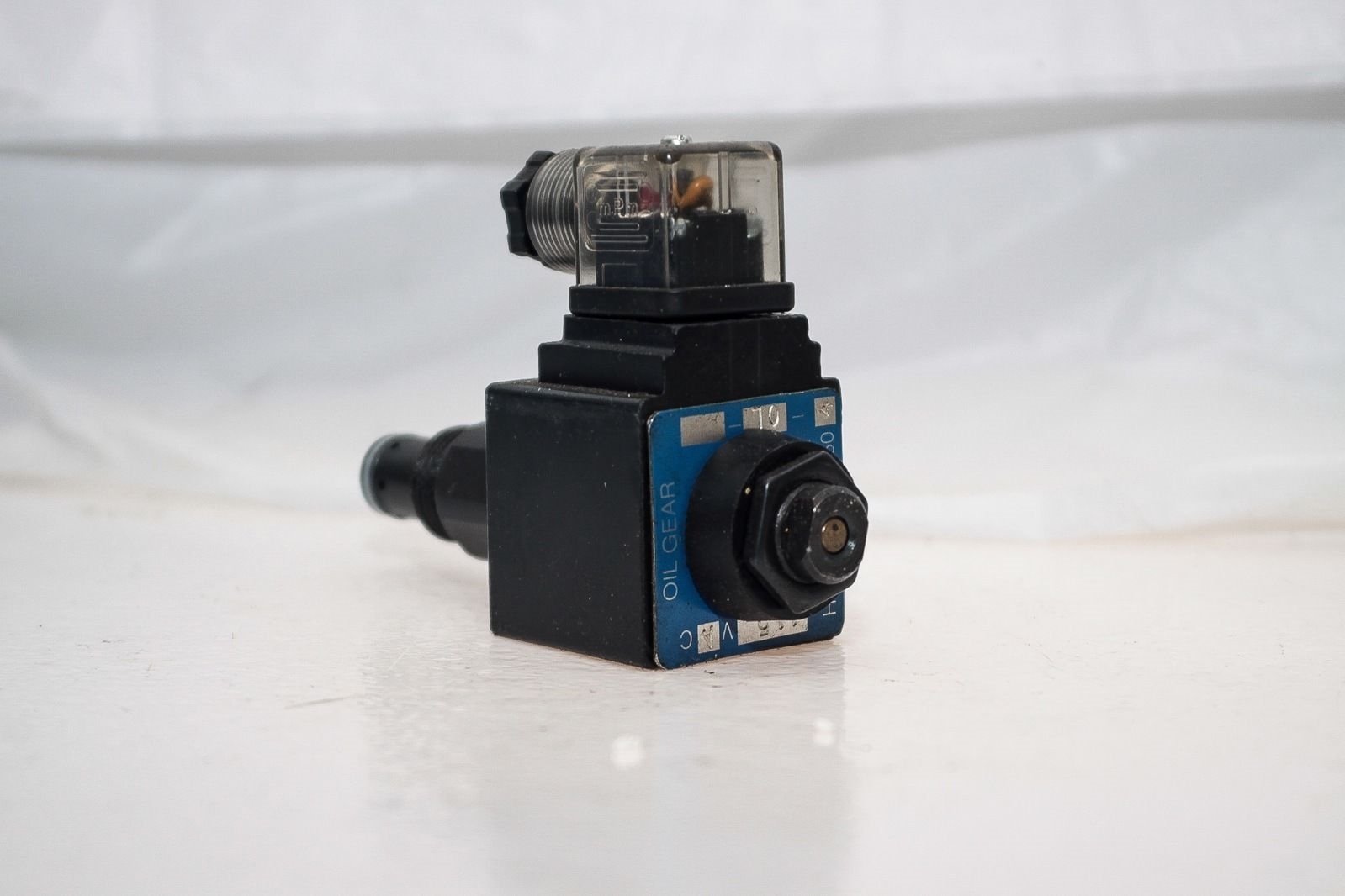 OILGEAR HS2SVC604OL RELIEF VALVE W/ SOLENOID VALVE & COIL USED! FAST SHIP! (G08) 1