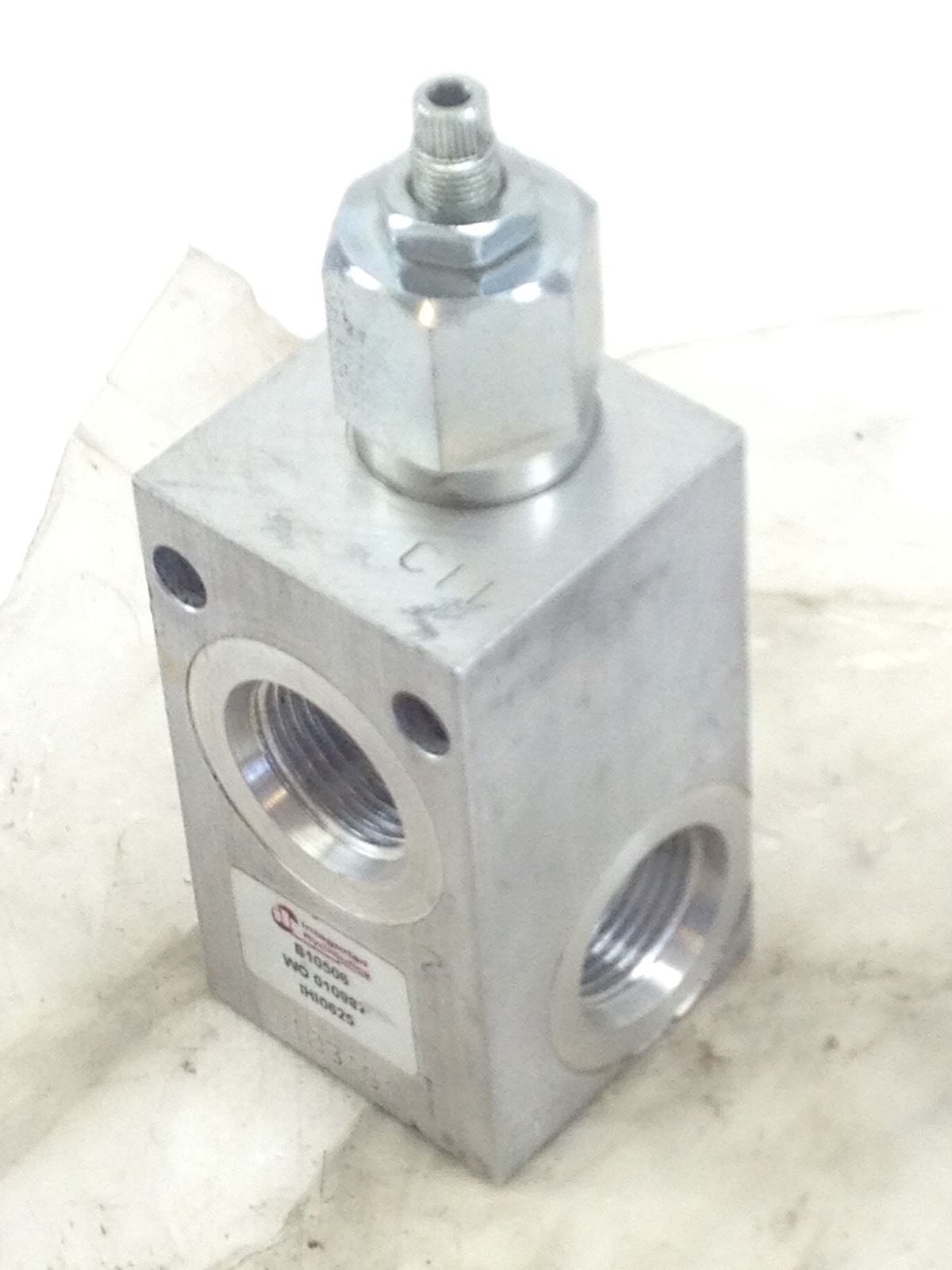 NEW! INTEGRATED HYDRAULICS B10506 FLOW CONTROL VALVE FAST SHIP!!! (A187) 1