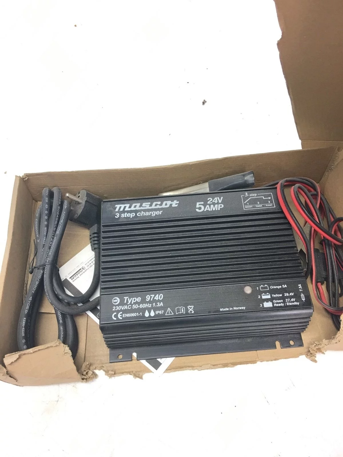 NEW IN BOX MASCOT 3 STEP 9740000067 9740 Series 24V 5A Bench Charger 230VAC B283 1