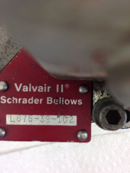 SCHRADER BELLOWS-VALVAIR L645-39-102 MANIFOLD W/VALVAIR USED (A196) 2