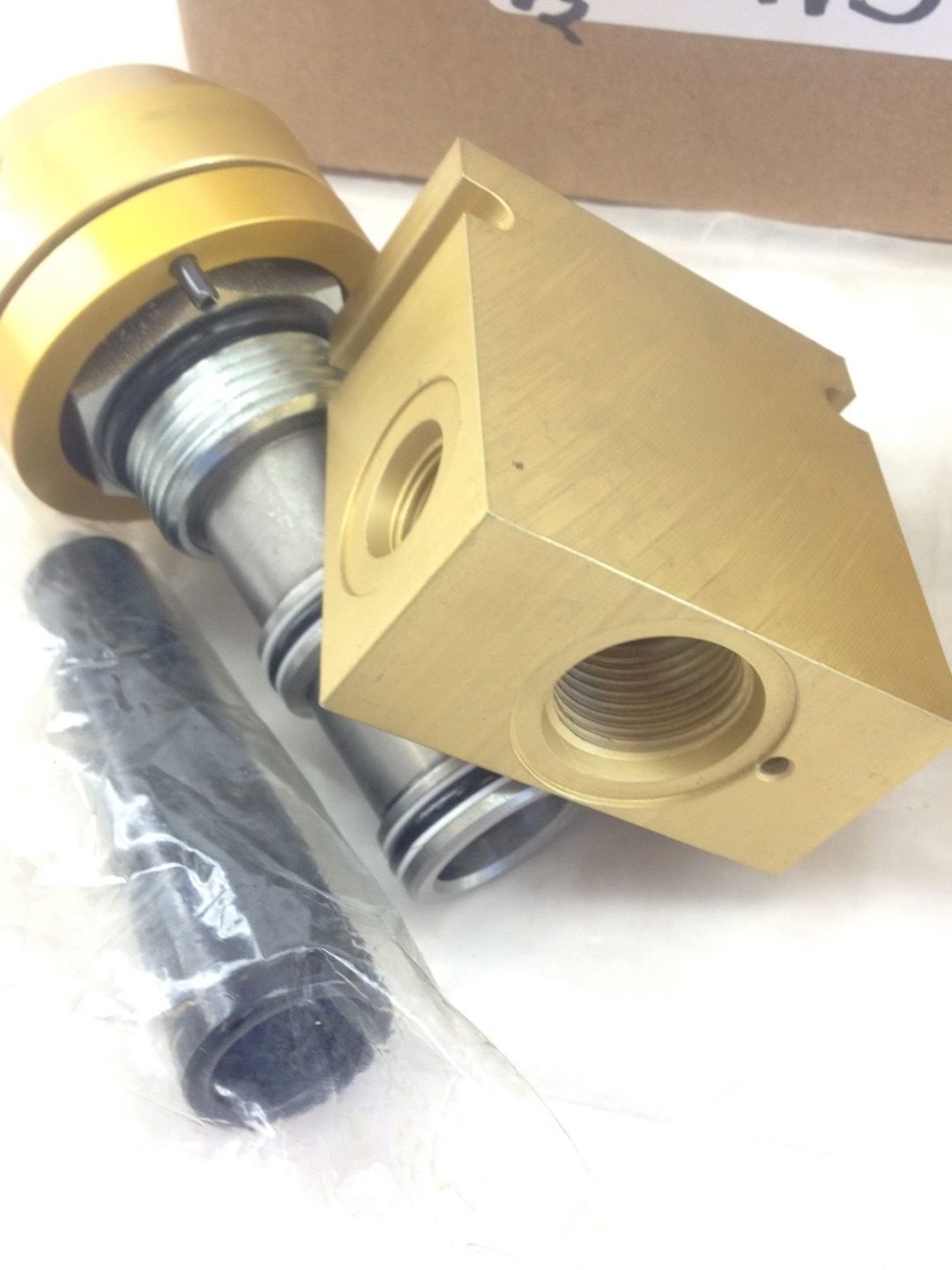 VICKERS EATON MRV316 MANUAL SEMIDIRECTIONAL CNTRL ROTARY VALVE (B82)