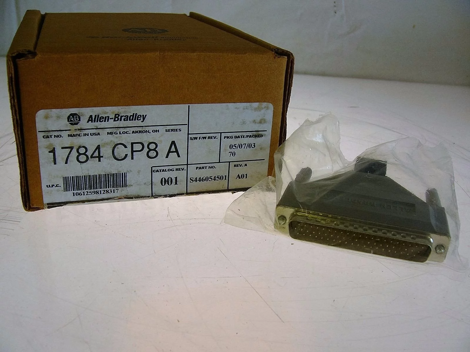 ALLEN BRADLEY 1784-CP8/A ADAPTER NEW IN BOX WITH INSTALLATION DATA!!! (B186) 1