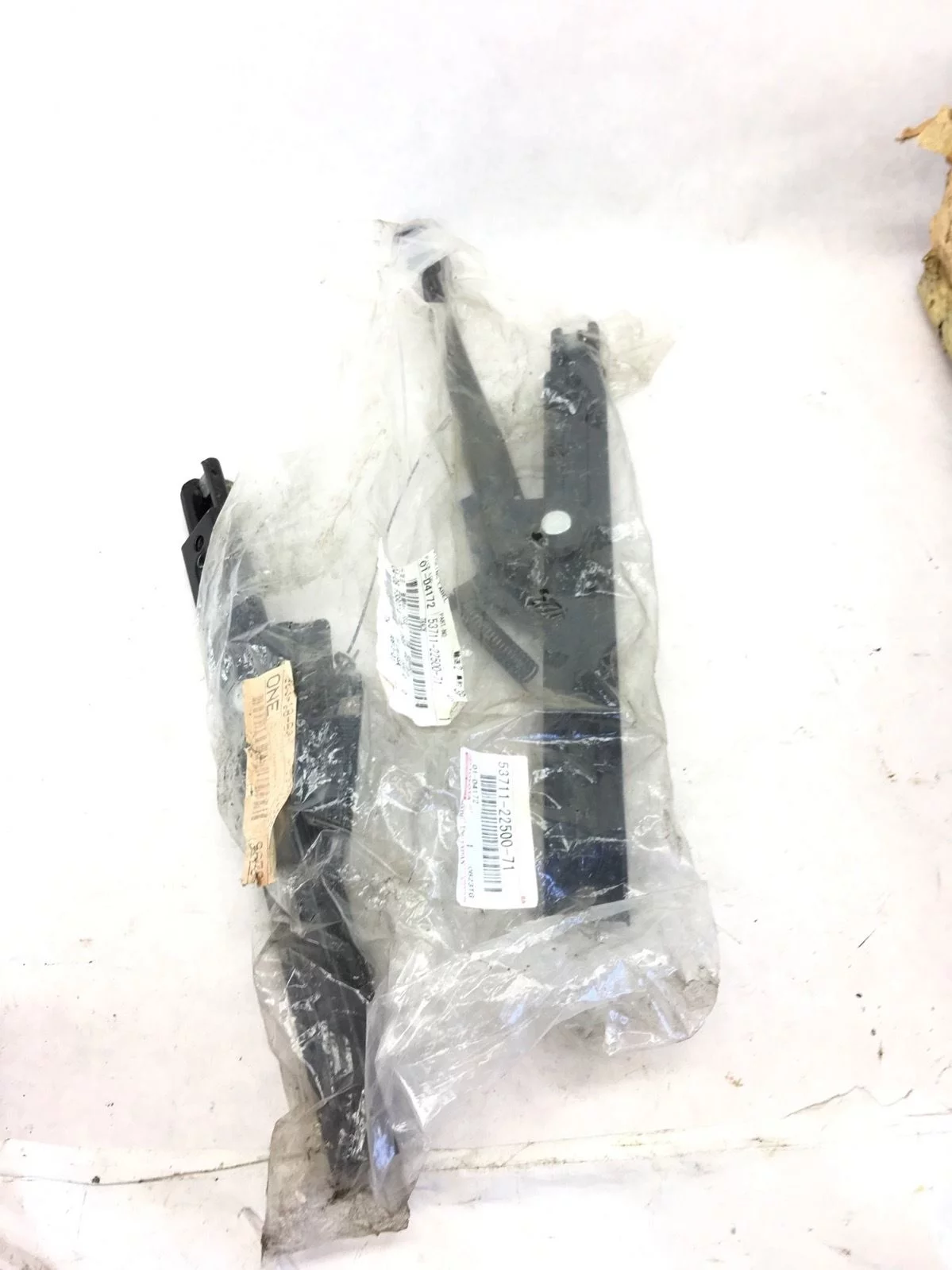 NEW IN BAG TOYOTA FORKLIFT 53711-22500-71 FORKLIFT TRACK ASSEMBLY, B327 1