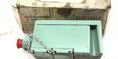 NEW IN BOX BARKSDALE 2AC11T-15C-01SW SOLID STATE PRESSURE SWITCH (B364) 1